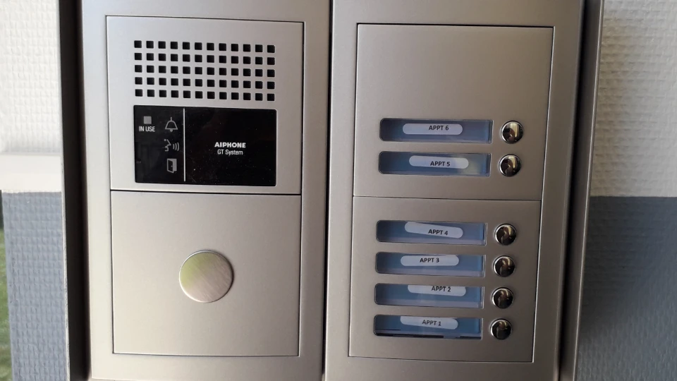DALLE-ELEC-interphone Dalle Elec, installation interphone